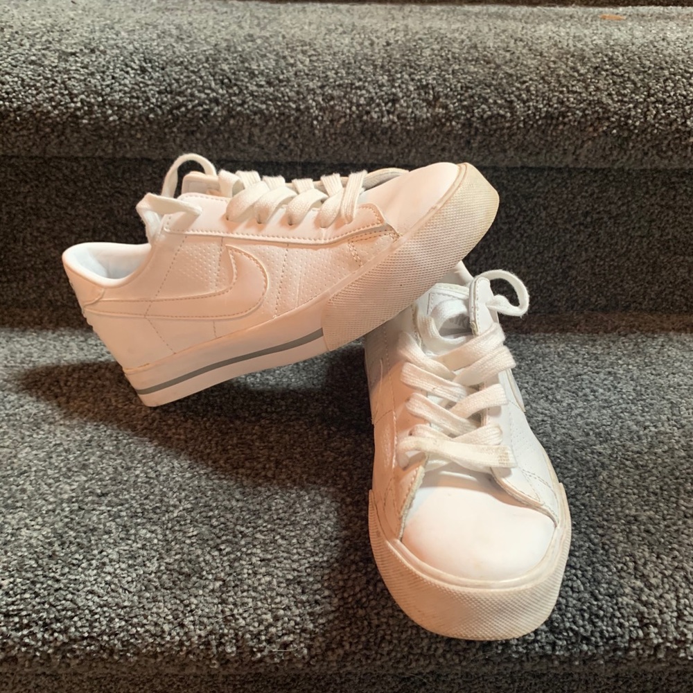 🎉SOLD🎉Nike Sneakers